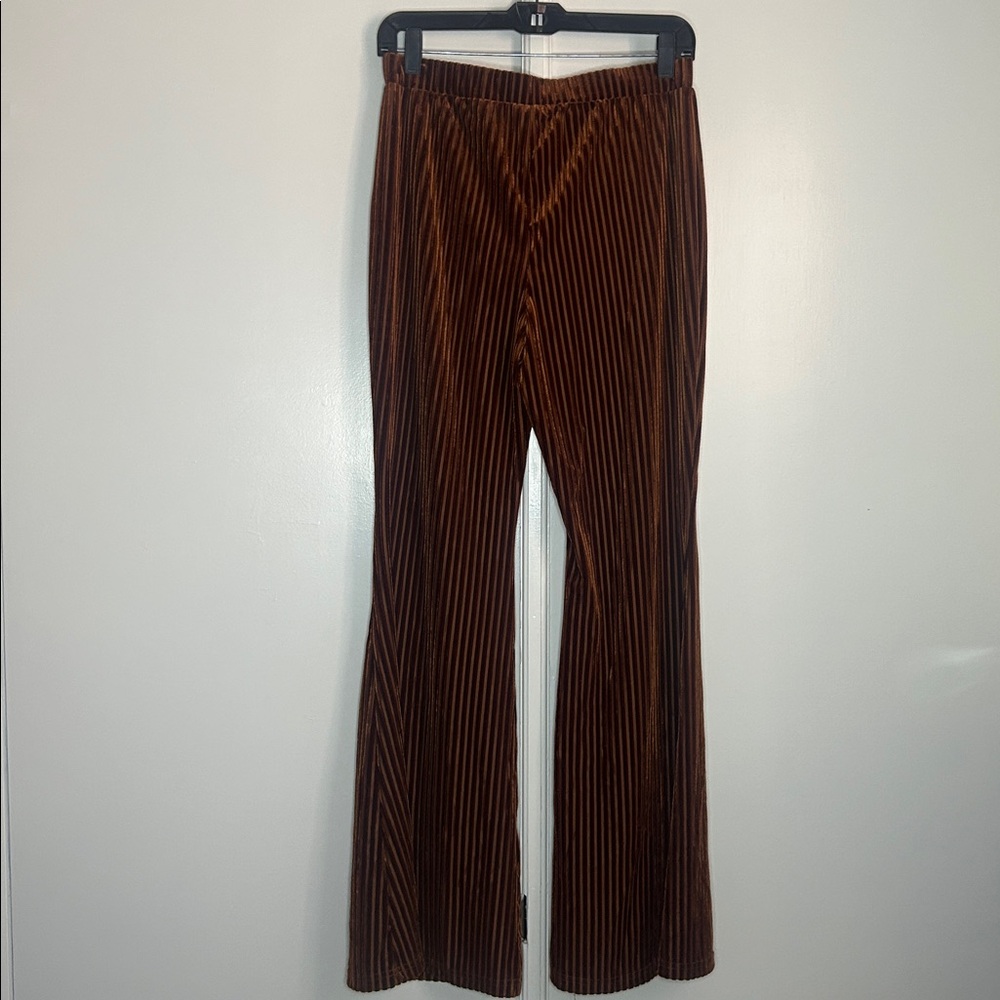 Velvet Ribbed Flared Pants - Picture 7 of 9